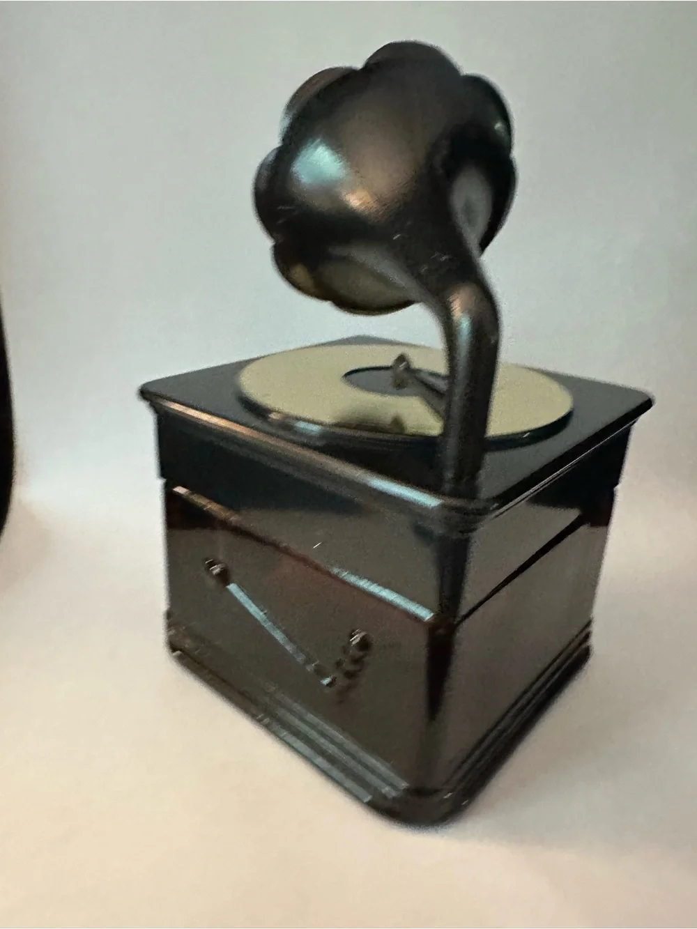 Amway Gramophone Decanter After Shave 4 fl oz